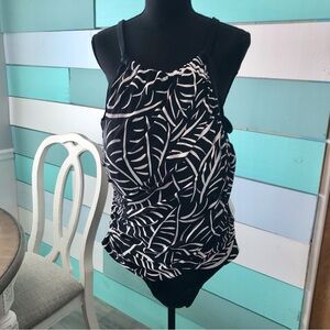 Trimshaper Rebecca 1-piece swim romper in a black and white leaf print 20W- NWT